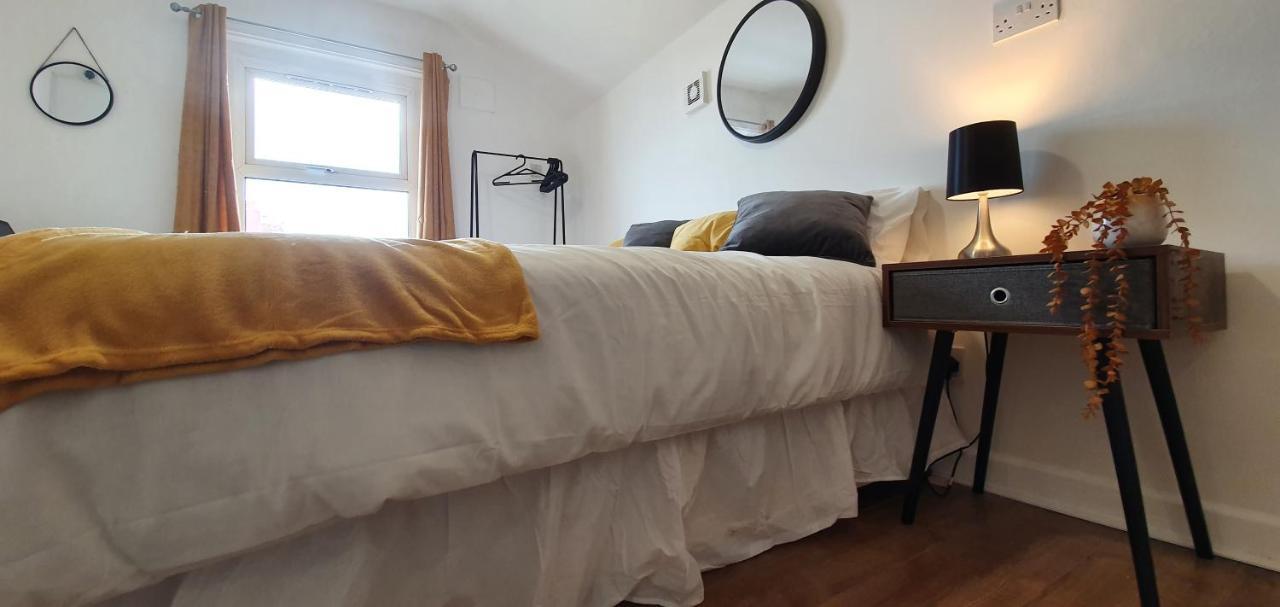 Fast Broadband, Budget Stay, Free Netflix. Cardiff Buitenkant foto